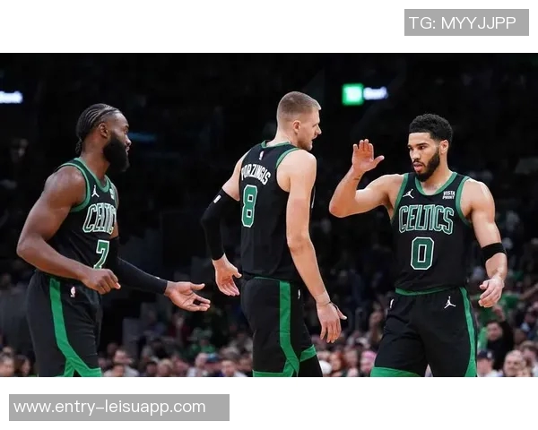 塔图姆女友畅谈儿子未来或成篮球歌手的梦想与期待