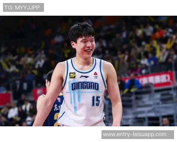 斯普利特限制杨瀚森进攻角色让其专注底角投篮发挥优势