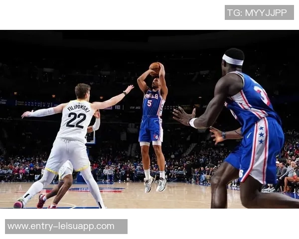 格莱姆斯外线火力全开13投7中三分精准6中4独揽22分助攻抢断齐飞